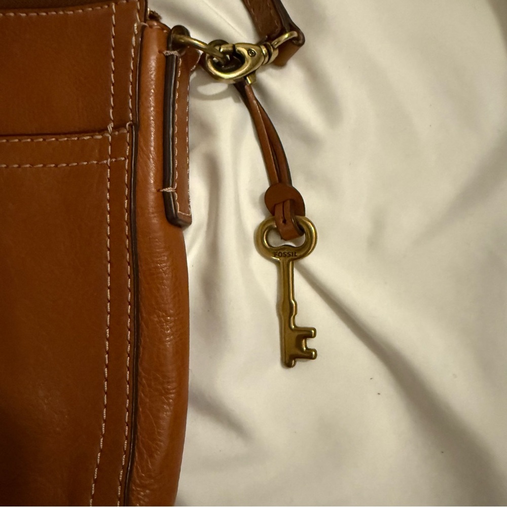 EUC Fossil Emma Leather Crossbody Shoulder Bag - Picture 4 of 8